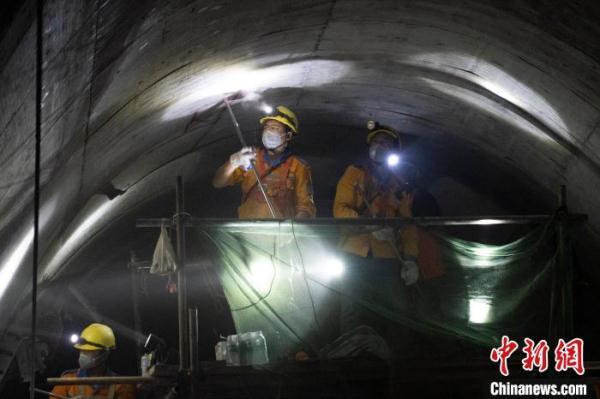 广东省实永平，教育的新高地与未来之光